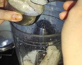 A picture of step 1 of Banana chocolate shake recipe.