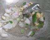 A picture of step 2 of Vegetables Hakka Noodles.