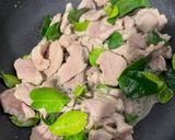 รูปขั้นตอนการทำที่ 2 ของ หมูทอดใบมะกรูด
