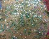 A picture of step 1 of Spanish and onion pakoda.