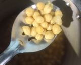 A picture of step 1 of Masala chana.