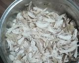Foto langkah ke 2 dari resep Ayam suwir kecap.