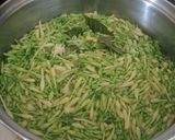 Foto langkah ke 1 dari resep Tumis bunga pepaya (polos).