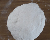 Foto del paso 3 de la receta: Masa súper fácil de pizza casera
