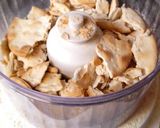 Foto del paso 1 de la receta: Cocadas de galletas de agua