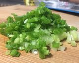 รูปขั้นตอนการทำที่ 4 ของ หมูสามชั้นทอดน้ำปลาทรงเครื่อง