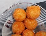 Foto langkah ke 4 dari resep Bola Singkong Keju.