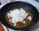 A picture of step 2 of Serundeng Daging (BEEF SERUNDENG).