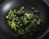 Foto del paso 5 de la receta: Ensalada tibia de pimientos con yuca y bimi