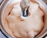 Une image de l'étape 7 de Glace à la fraise 🍓 et morceaux de fraises 🍓 fraîches 😋.