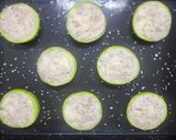Foto del paso 3 de la receta: ✨Zapallitos rellenos con pollo, ricota y nuez ✨