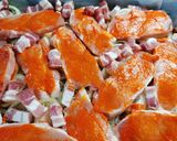 Savanyú káposzta ágyon sült karaj, burgonyával borítva recept fázis 2 fotója