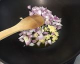 Une image de l'étape 5 de One pot pasta « Marin » aux thon, poivron jaune, algues et bouillon de crevettes.