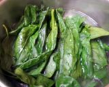 Foto del paso 2 de la receta: Canutos chicos en salsa verde y pescadito frito 🇵🇪