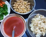 A picture of step 1 of Chickpea pasta.