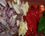 Foto langkah ke 1 dari resep Tumis Sawi Putih Warna Warni.