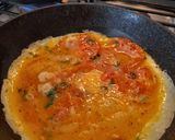 Foto del paso 2 de la receta: Desayuno delicioso! Huevos revueltos con tomate 🍅🍳