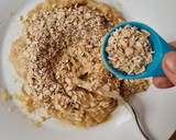 Foto del paso 1 de la receta: Galletas de avena, banana y mantequilla de maní 🥜 sin azúcar ni edulcorante 🍌 veganas