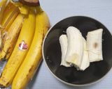 Foto langkah ke 1 dari resep Bolu Pisang Kukus Takaran Sendok.