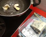 Φωτογραφία βήματος 1 της συνταγής Ριζότο με blue cheese και βασιλικά σύκα