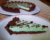 A picture of step 10 of Chocolate Crust Tart with Mint Panna Cotta.