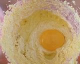 Foto langkah ke 4 dari resep Whipping Cream Pound Cake.