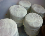 Foto del paso 3 de la receta: Alfajores de chocolate bañados de chocolate blanco y negro