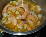 Foto del paso 7 de la receta: Fideuá de langostinos al ajillo