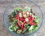 Foto del paso 1 de la receta: Ensalada de lechuga y otras pocas cosas 🤭 con salsa de yogurt