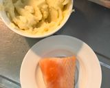 Foto langkah ke 2 dari resep Mashed Potato, Salmon, Brokoli ala Ikea.