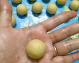 Gambar langkah 6 resipi Karipap Crunchy.