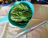 Foto del passaggio 1 della ricetta "Caramelle profumate" di basilico (da conservare*) 🍬🌱🍃