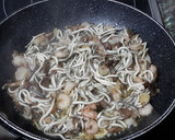 Foto del paso 4 de la receta: Champiñones con gambas y angulas