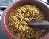A picture of step 3 of Moong Curry.