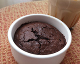 Foto del paso 3 de la receta: Mug Cake de avena con chocolate negro y café espumoso