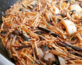 Foto del paso 10 de la receta: Fideos con calamar encebollado a la sobrasada con setas