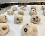 Foto del paso 9 de la receta: Galletitas blandas de coco y pepitas de chocolate