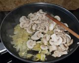 Foto del paso 1 de la receta: Risotto de champiñones