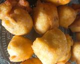 A picture of step 4 of Urad dal vada.