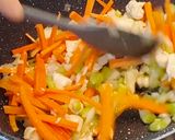 Foto del paso 2 de la receta: Arroz Frito Cantonés con Pollo