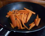 Foto del paso 3 de la receta: Coditos en wok