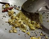 কাঁচা কলার খোসা ভর্তা (kacha kolar khosar bharta recipe in Bengali) রেসিপির ধাপ 3 ছবি