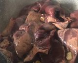 Foto del paso 3 de la receta: Hígado de ternera al ajillo con salsa de tomate