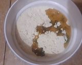 A picture of step 3 of Besan ki chapaati.
