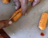 A picture of step 2 of Pepperoni olive mint skewers.
