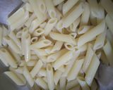 A picture of step 2 of Tomato cheese pasta.