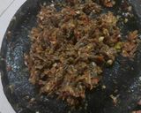 Foto langkah ke 5 dari resep Sambal Teri Tumbuk Segar.