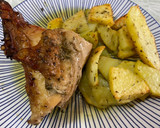 Foto del paso 2 de la receta: Pollo asado en horno con guarnición de patatas