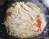 Foto langkah ke 4 dari resep Cah Enoki Telur.