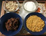 A picture of step 2 of Dates and Cornflakes Energy Bites.